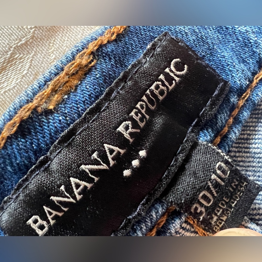 Women’s Banana Republic Denim shorts - Picture 3 of 5